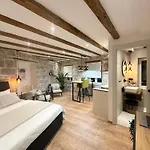 Dani Apartments